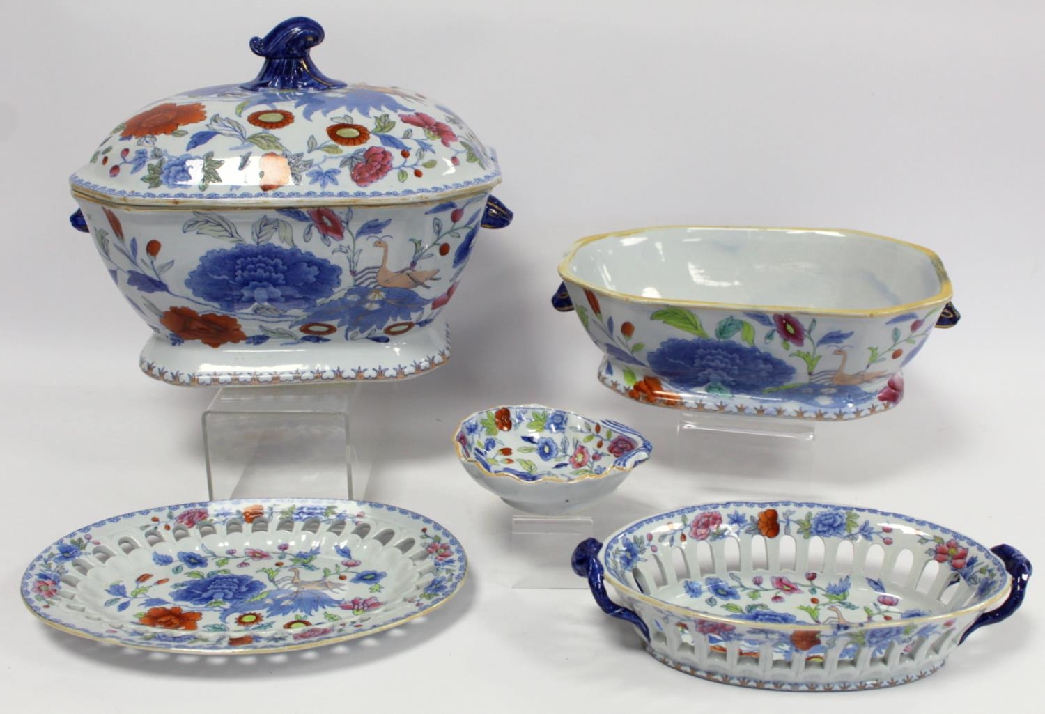 Five pieces of early 19th century Masons Ironstone "Indian Grasshopper" dinnerware comprising: large
