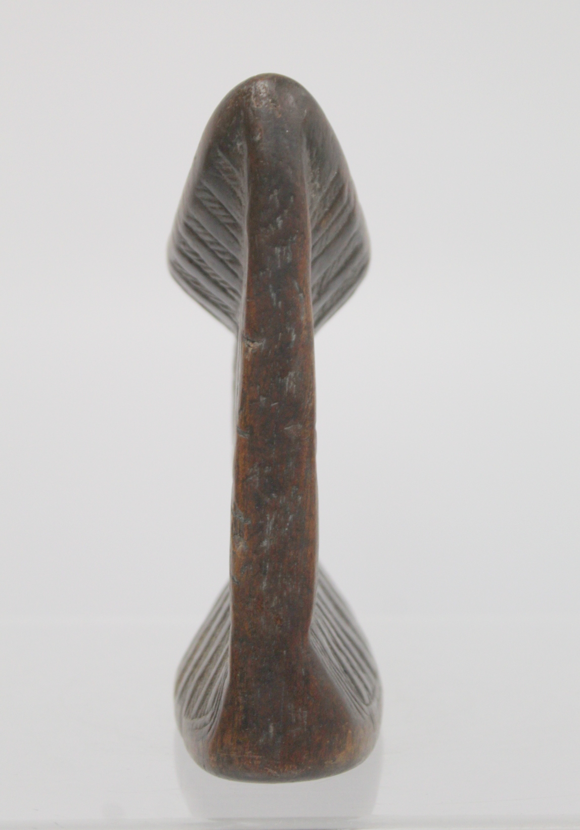 African tribal Ethiopian Kambatta pierced and carved wooden headrest, 19cm wide, 18cm high. - Image 5 of 7