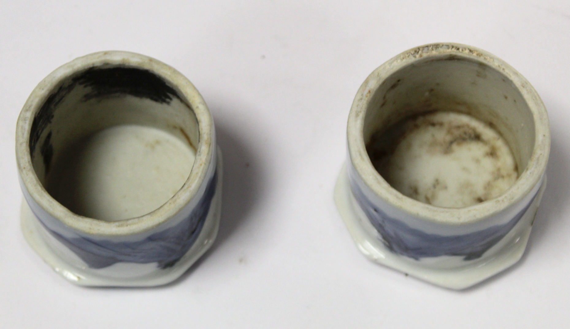 Pair of 18th century Chinese blue and white tea caddies of chamfered square form, the continuous - Image 14 of 20