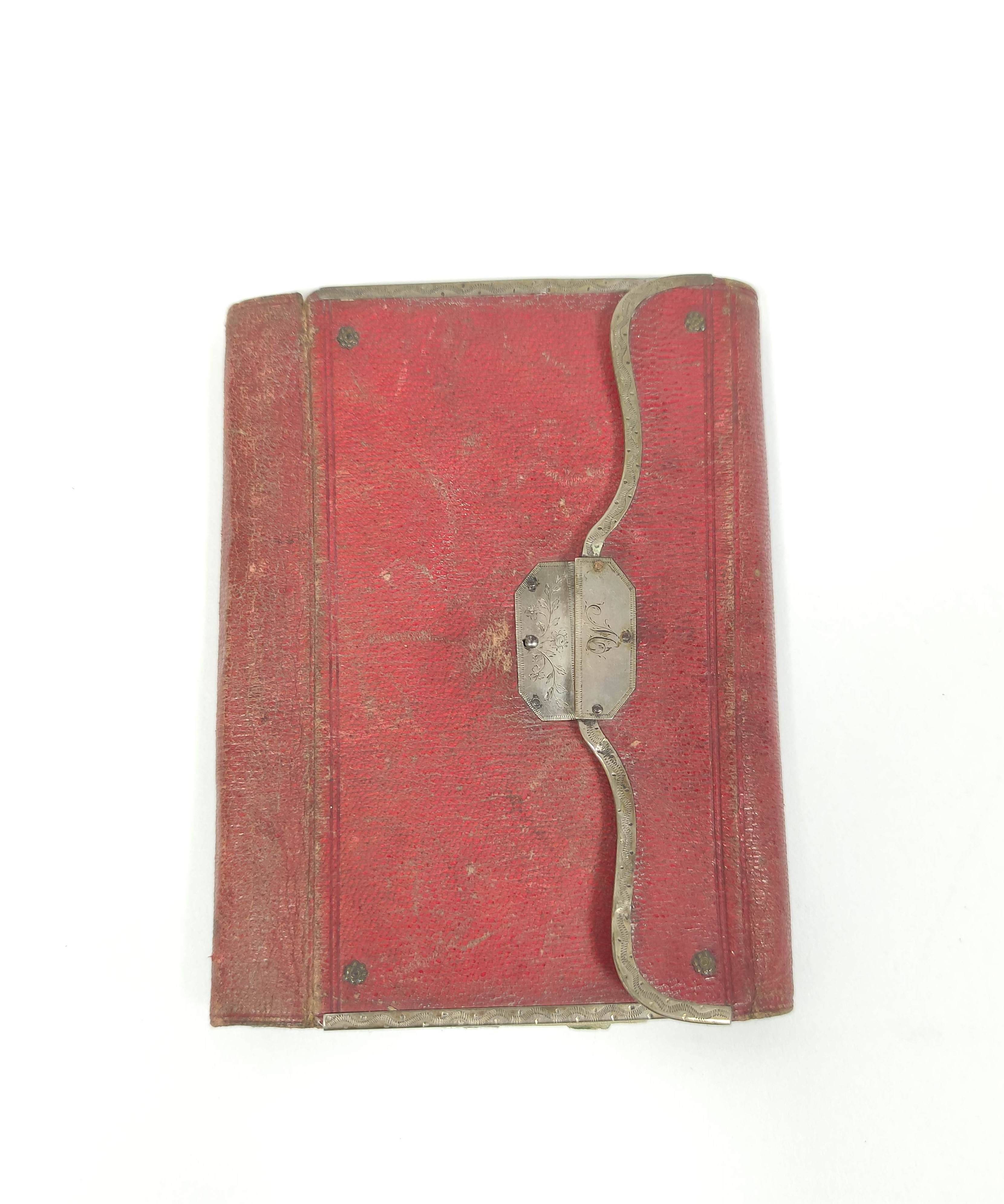 Georgian morocco purse or wallet with silver initialled mounts, with green silk lining, c1790, 11.