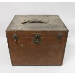19th or early 20th century canvas travelling trunk by Liprosta of Dresden with applied triangular