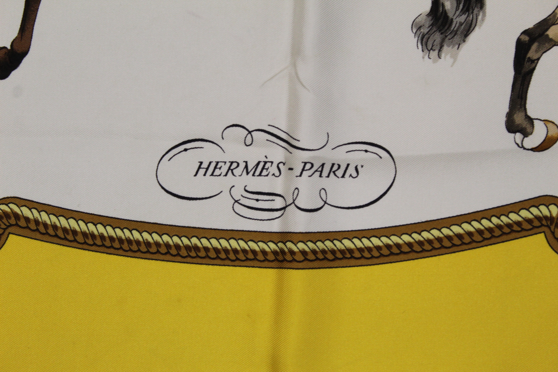 Hermès vintage silk "Reprise" scarf designed by Philippe Ledoux 1970, with yellow border, 90cm x - Bild 3 aus 9