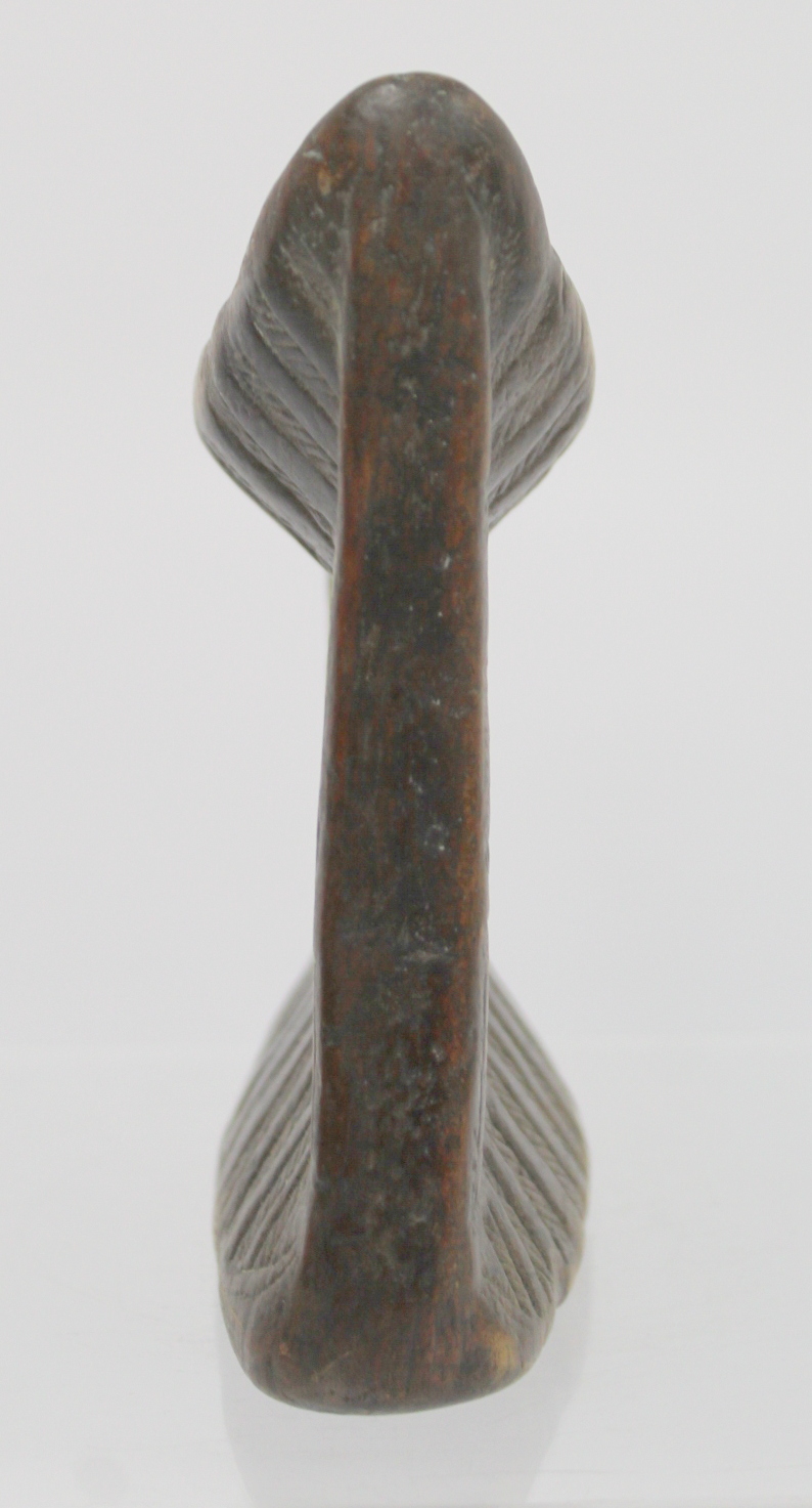 African tribal Ethiopian Kambatta pierced and carved wooden headrest, 19cm wide, 18cm high. - Image 3 of 7