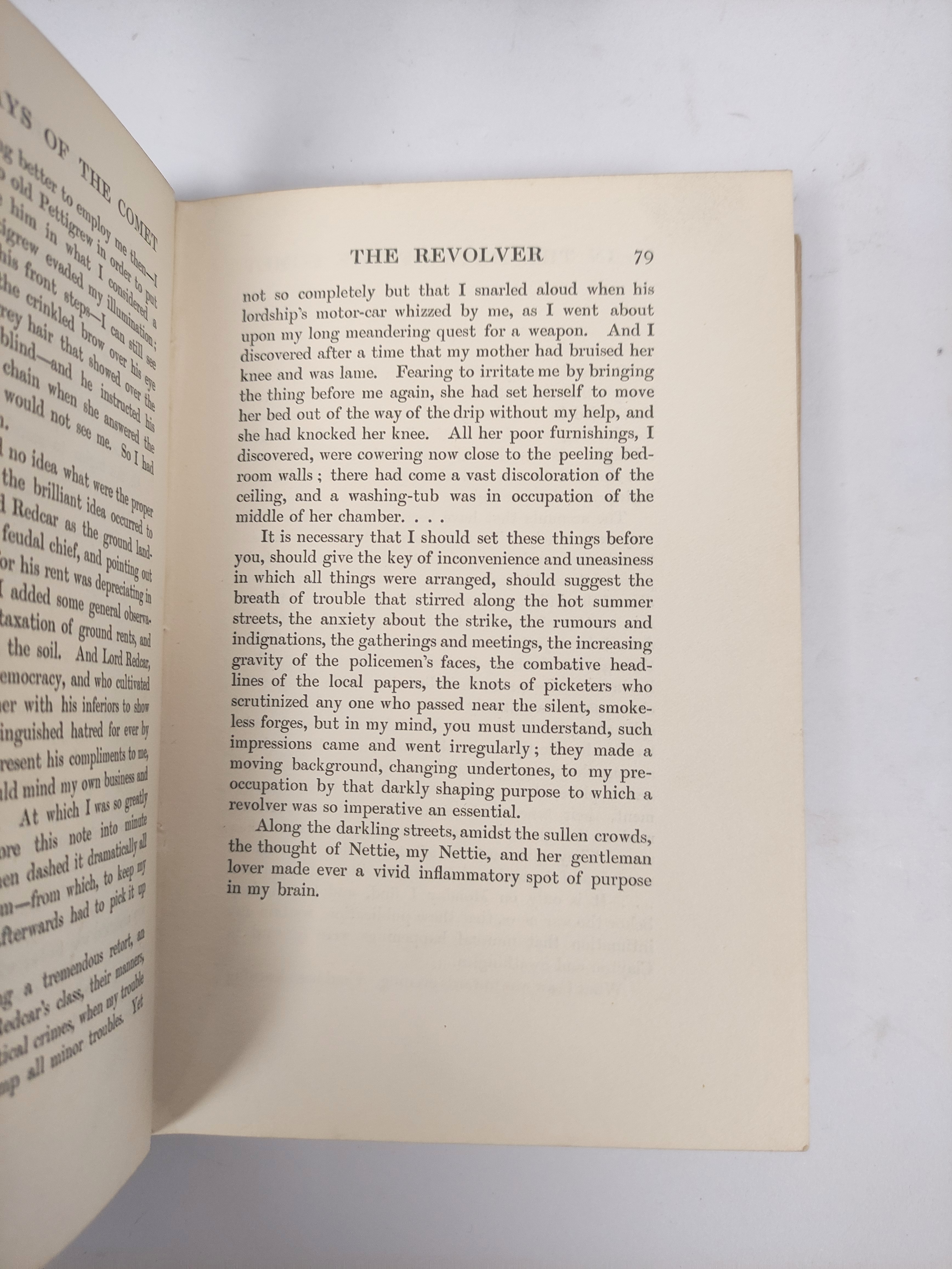 WELLS H. G.  3 vols. in orig. green cloth incl. 1st eds. of In the Days of the Comet, 1906 & The - Bild 5 aus 8