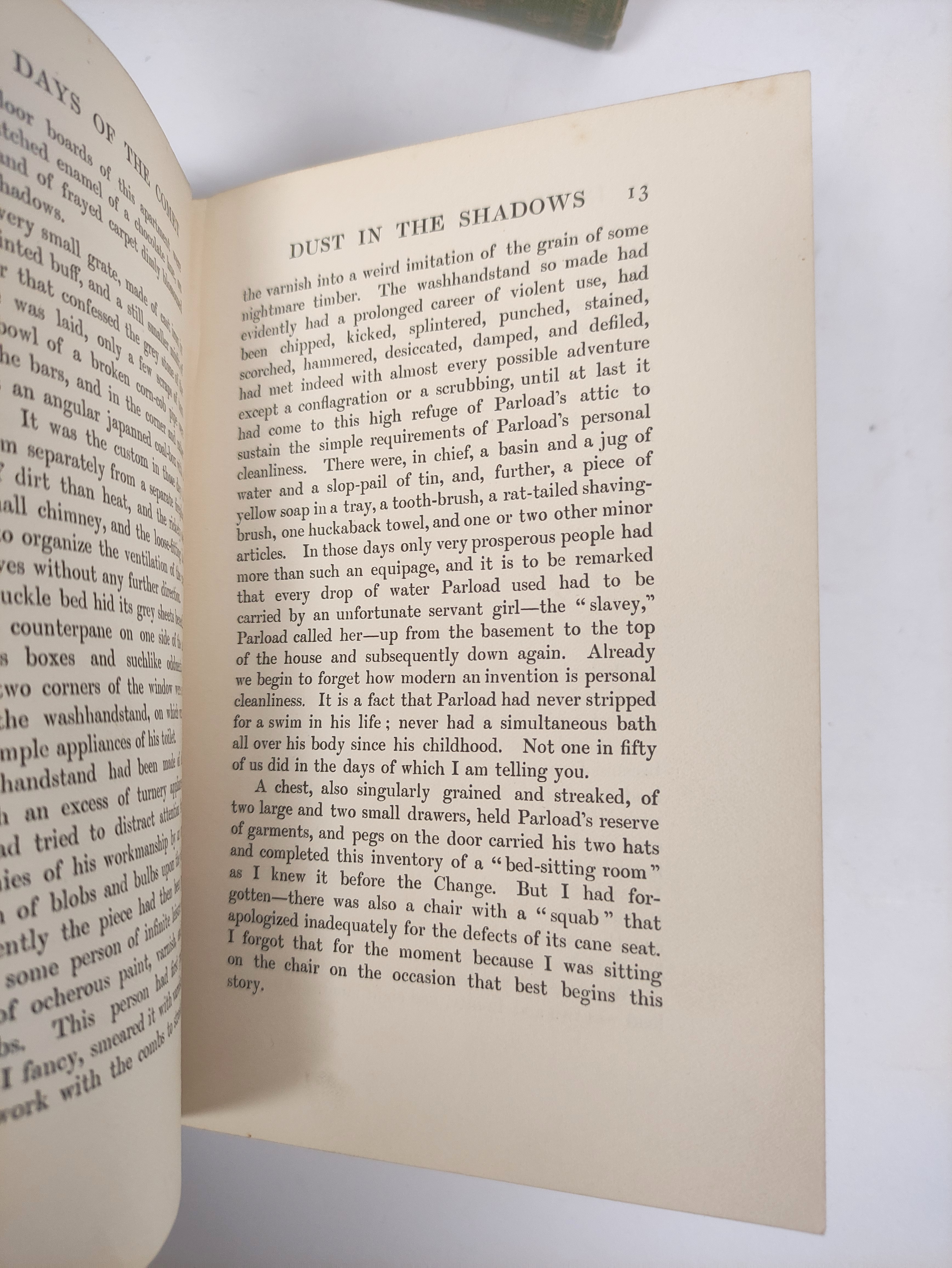 WELLS H. G.  3 vols. in orig. green cloth incl. 1st eds. of In the Days of the Comet, 1906 & The - Bild 6 aus 8