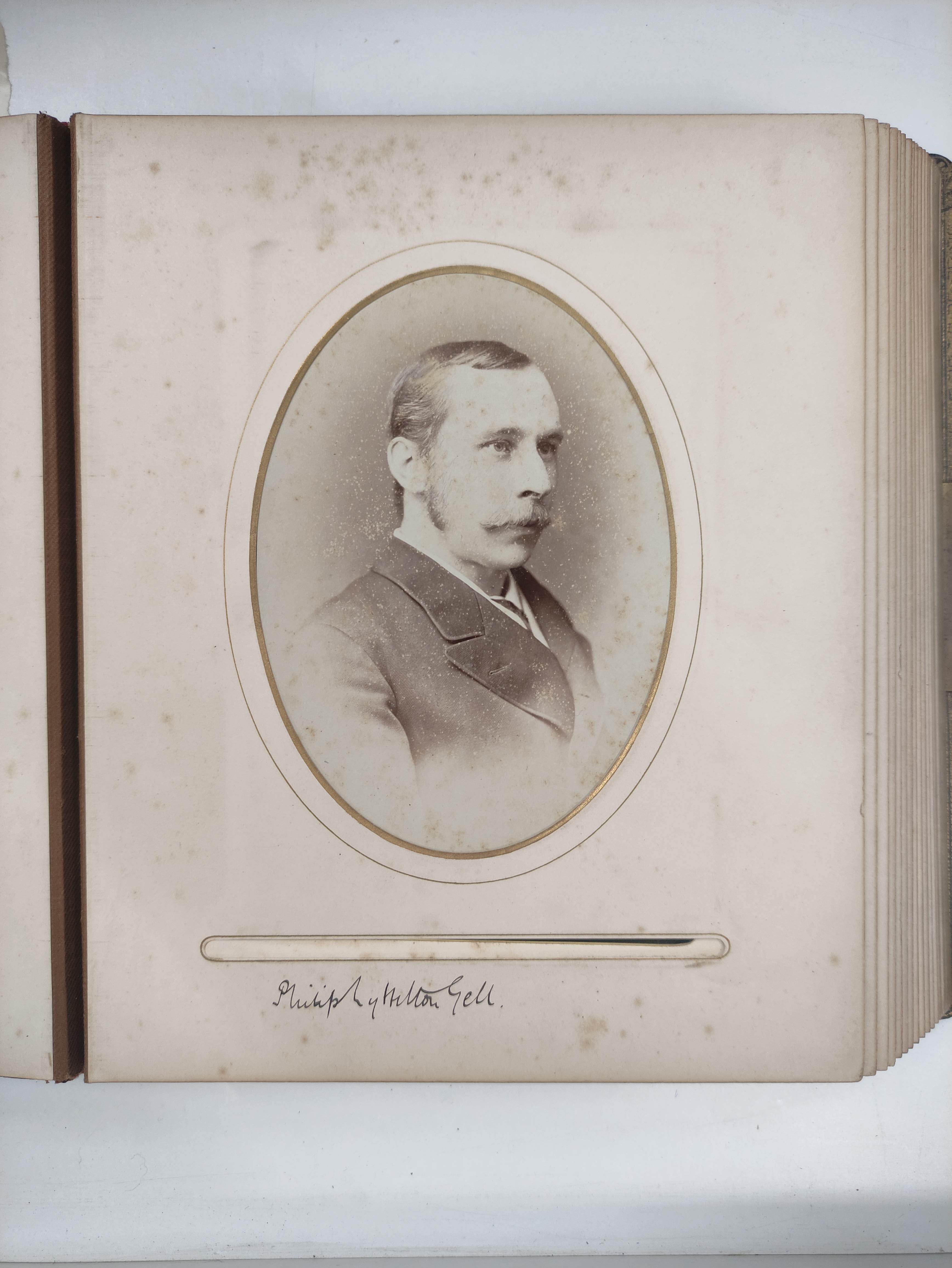 Photographs. Photograph album belonging to Charles Howard, containing a large collection of 19th - Bild 7 aus 15