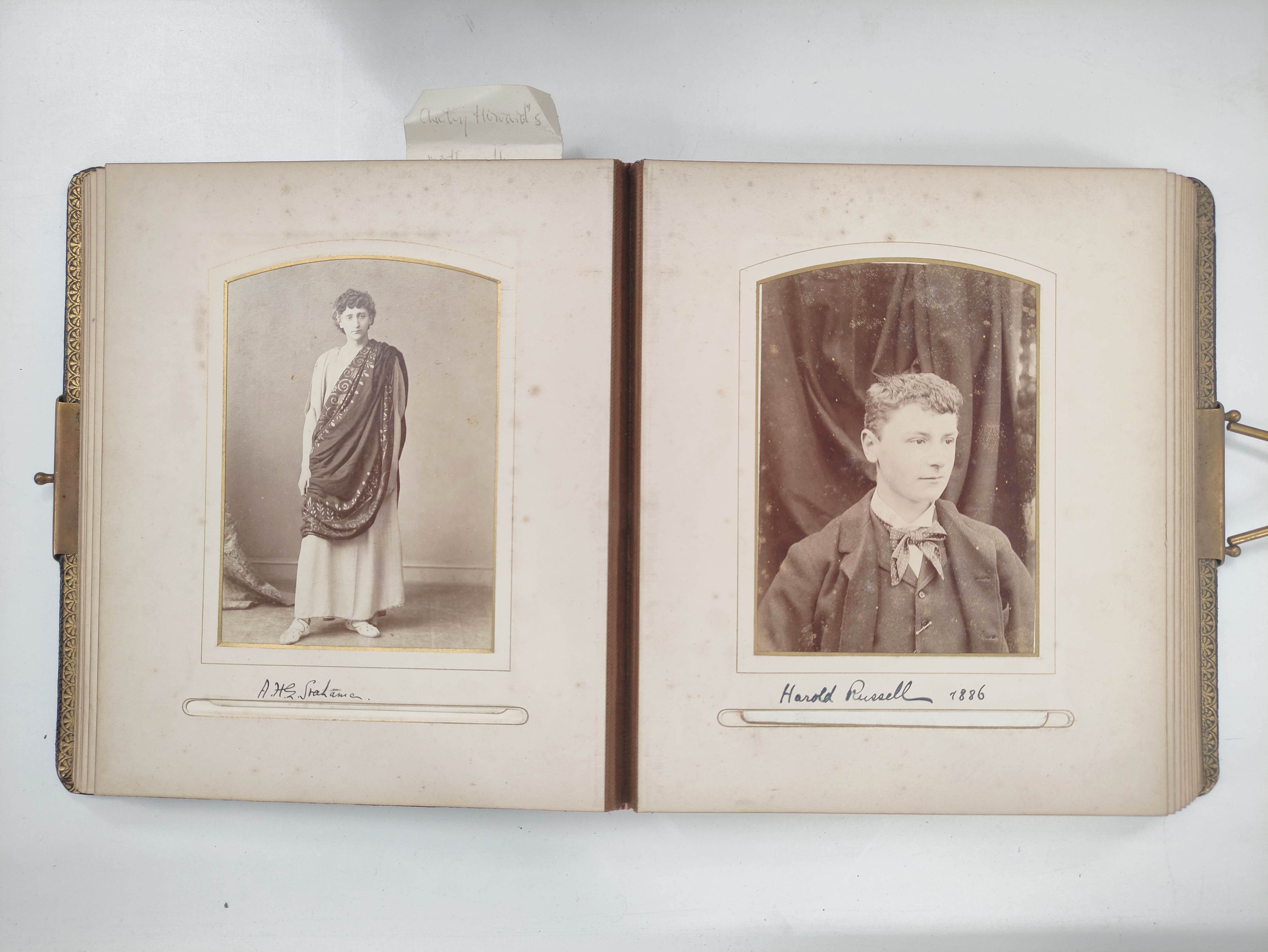 Photographs. Photograph album belonging to Charles Howard, containing a large collection of 19th - Bild 4 aus 15