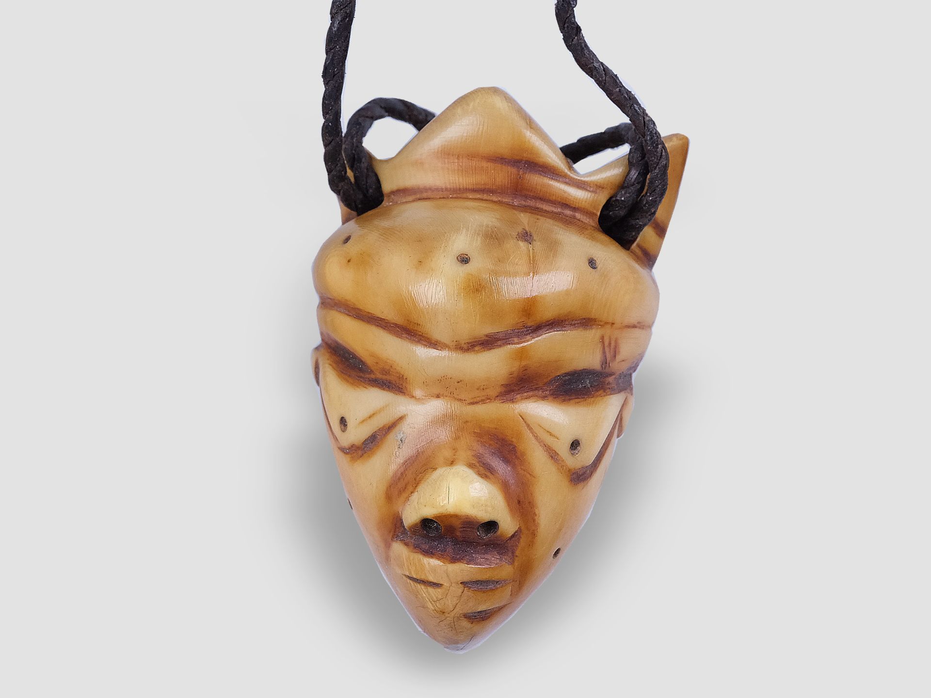 Elfenbeinmaske, Sogenannter „Ikhoko“, Vor 1970