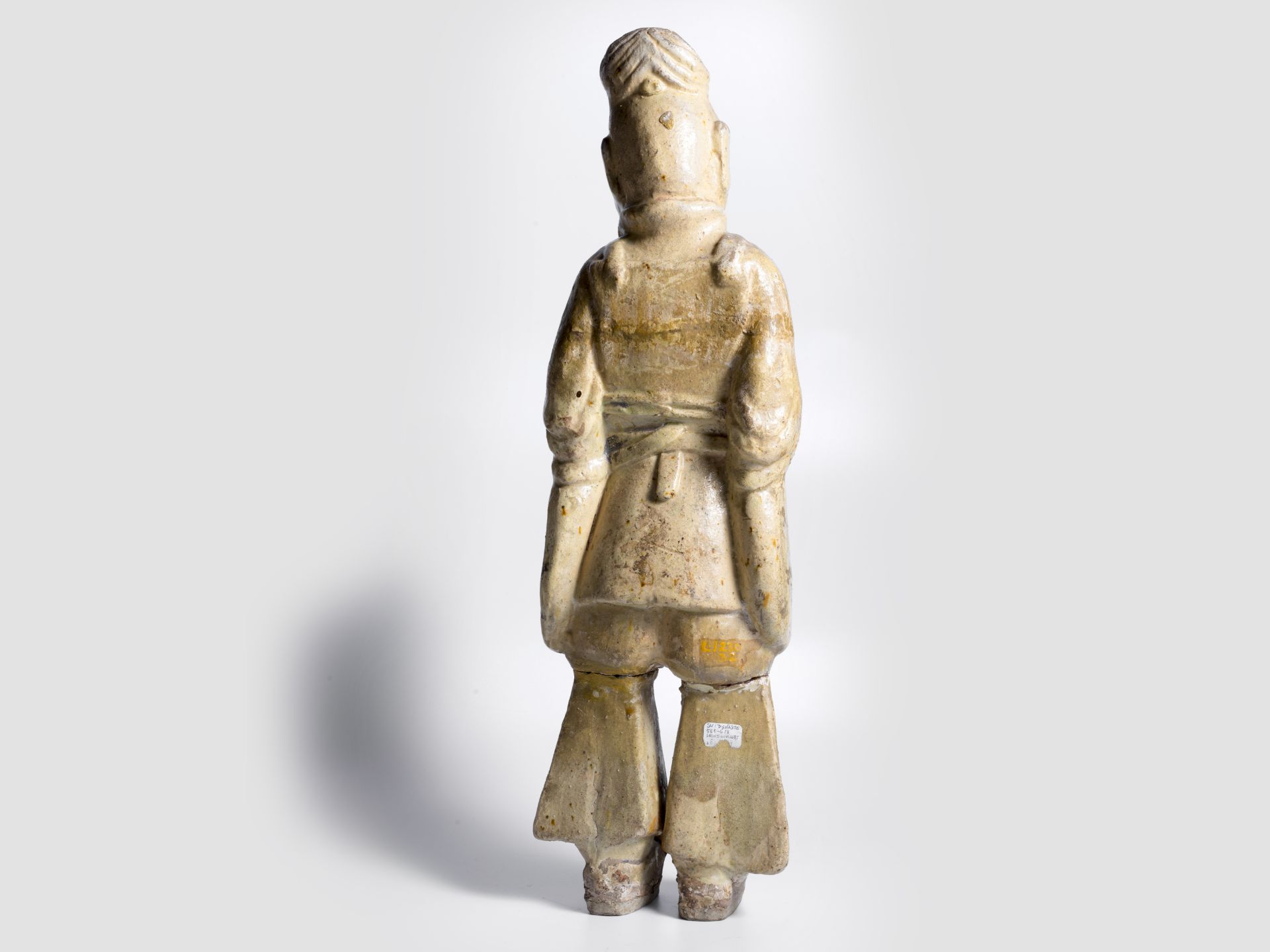 Grabwächter – Sui Dynastie, Grabwächter mit strohgelber Glasur, China, 581 – 618 v. Chr. - Bild 4 aus 7