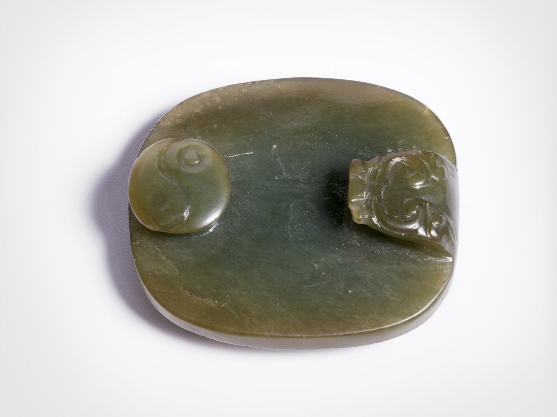 Jade – Gürtelschnalle, China, Ming oder Qing Dynastie - Bild 2 aus 2