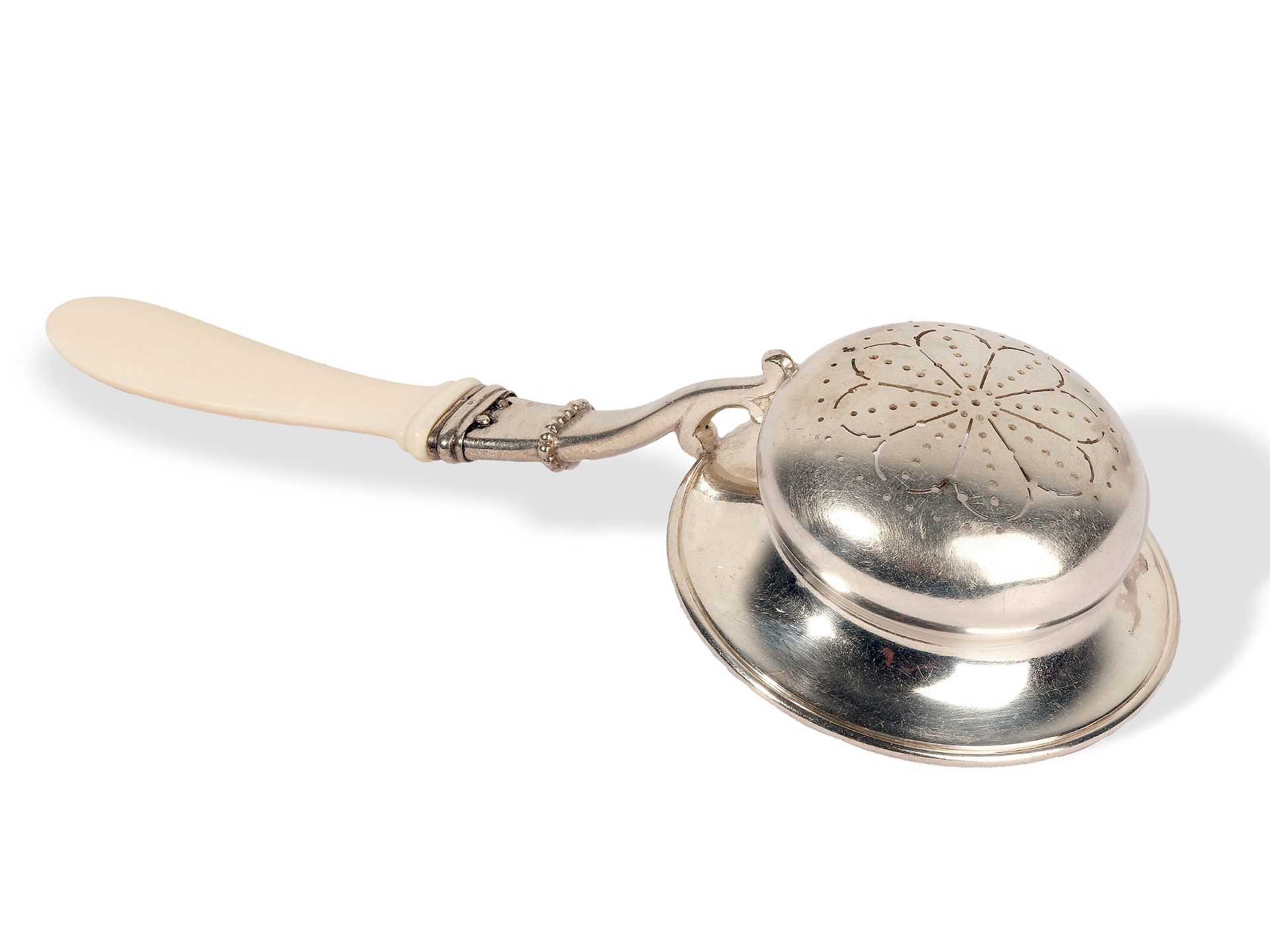 Tea strainer, 
Ca. 1890/1900, 
Silver - Image 3 of 4