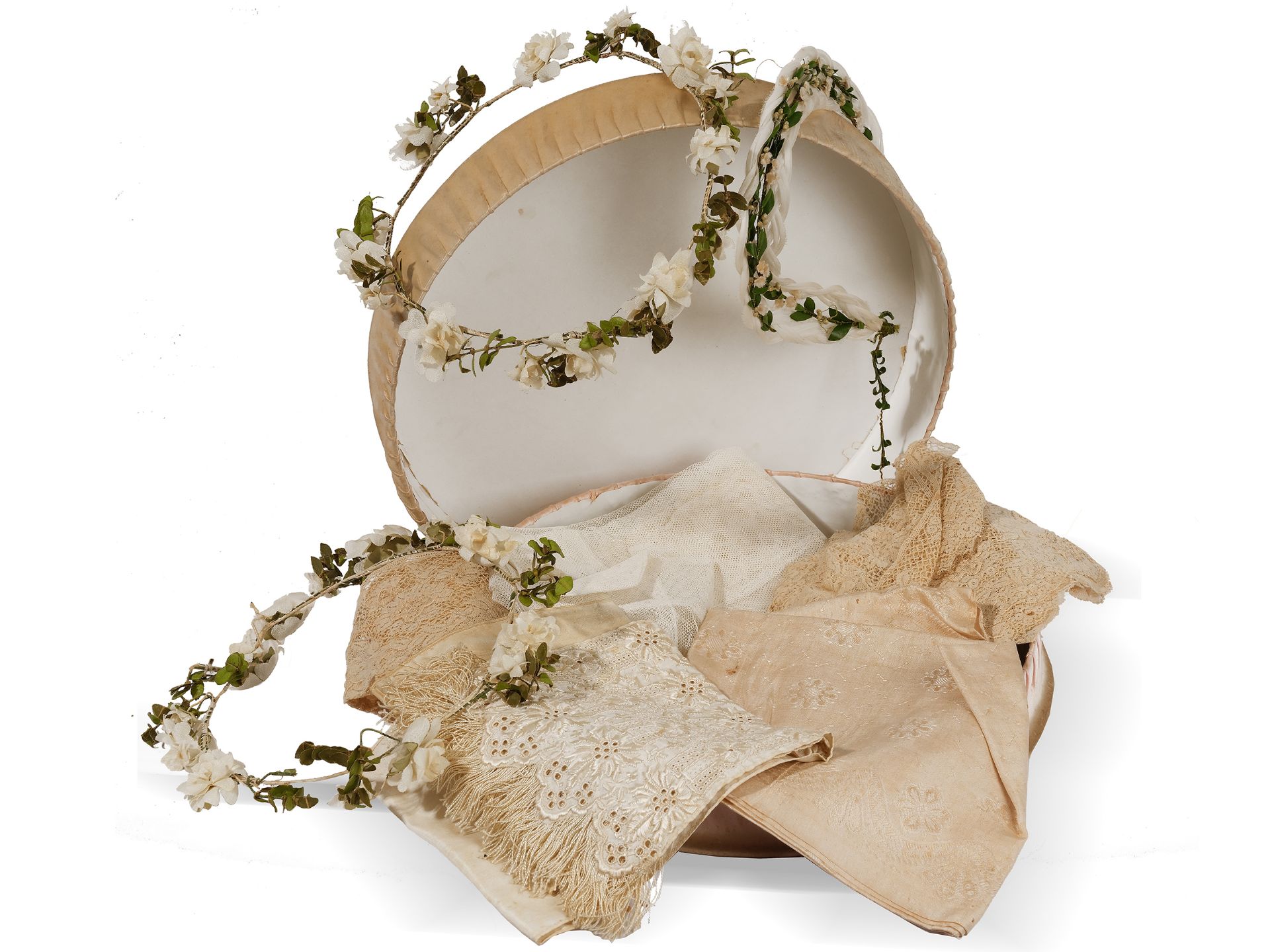 Bridesmaid flower wreaths, 
Of the Austrian high nobility, 
Ca. 1900/20 - Image 3 of 4