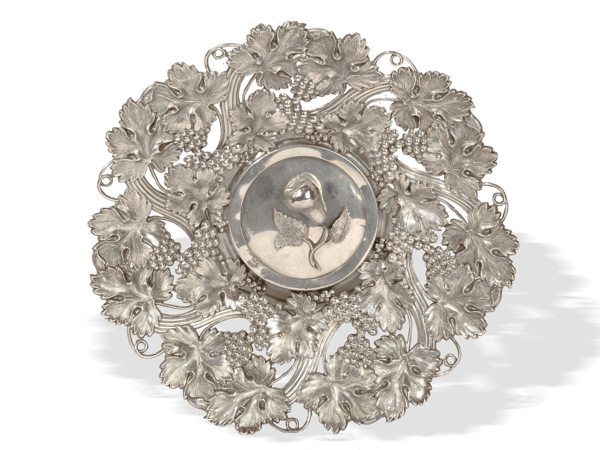 "Alt Wien" silver, 
Fruit plate, 
Alt Wien 1851 - Image 2 of 4