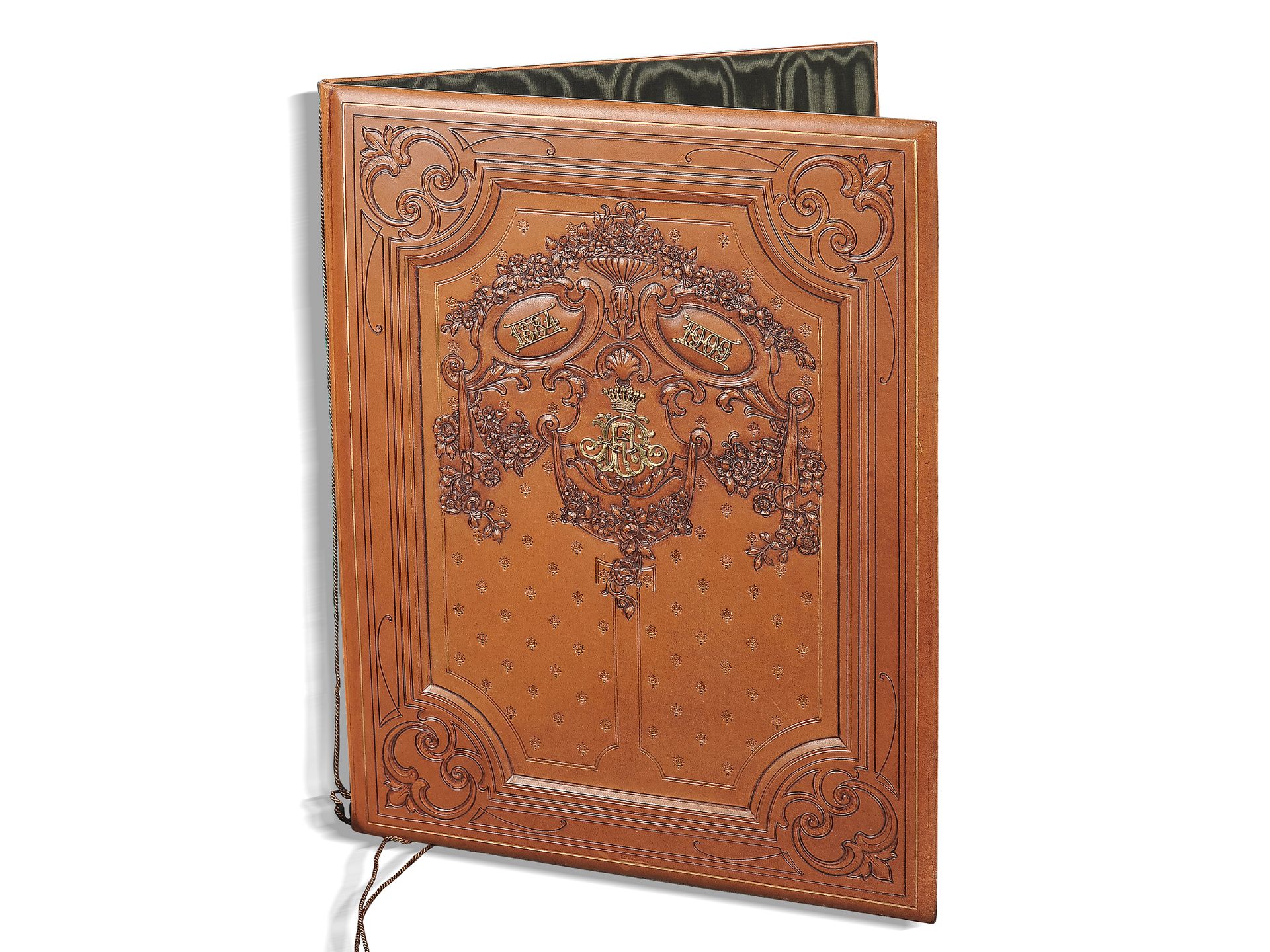 Elegant document folder, 
1909, 
Leather, embossed in relief, with brass applications