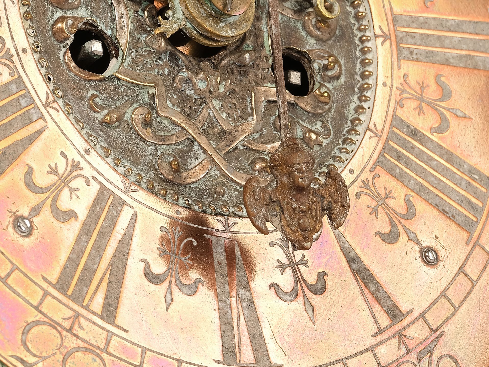 Baroque plate clock, 
Ca. 1750, 
Brass movement - Image 4 of 5