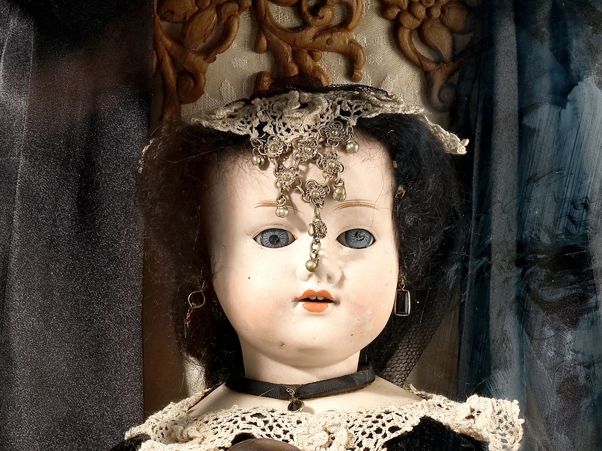 Doll vending machine, 
Fortune teller, 
Ca. 1900 - Image 5 of 8