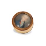 Deckeldose mit einer Portraitminiatur eines Adeligen am Deckel, Um 1800/20, Organisches Material