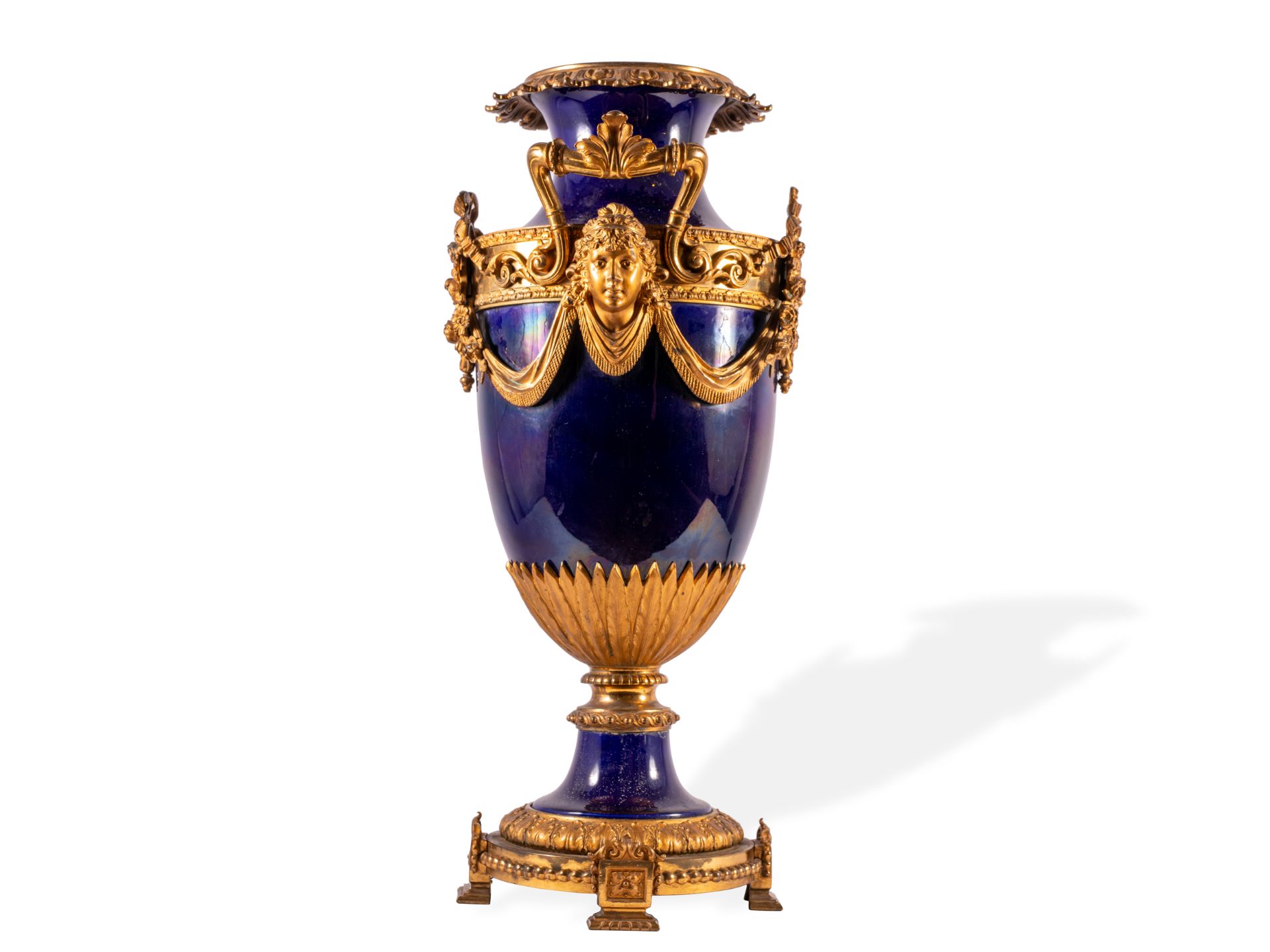 Blaue Keramik-/Porzellanvase, Deutsch oder französisch, Ende 19. Jahrhundert  - Bild 3 aus 7