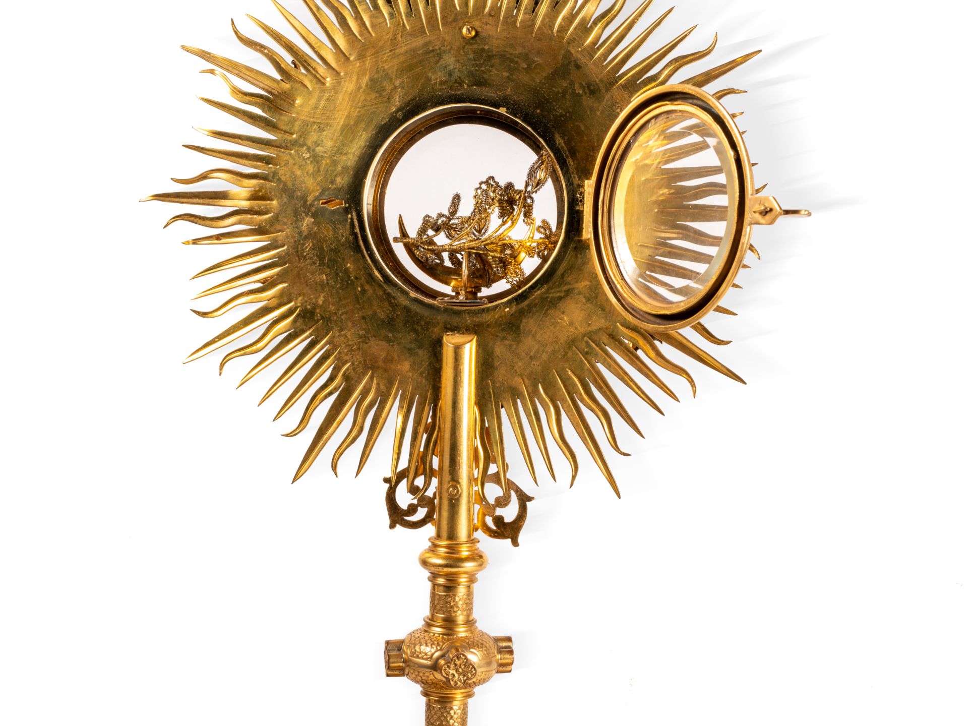 Monstrance, 19th century, Cast brass or bronze, handmolded and engraved - Image 6 of 7