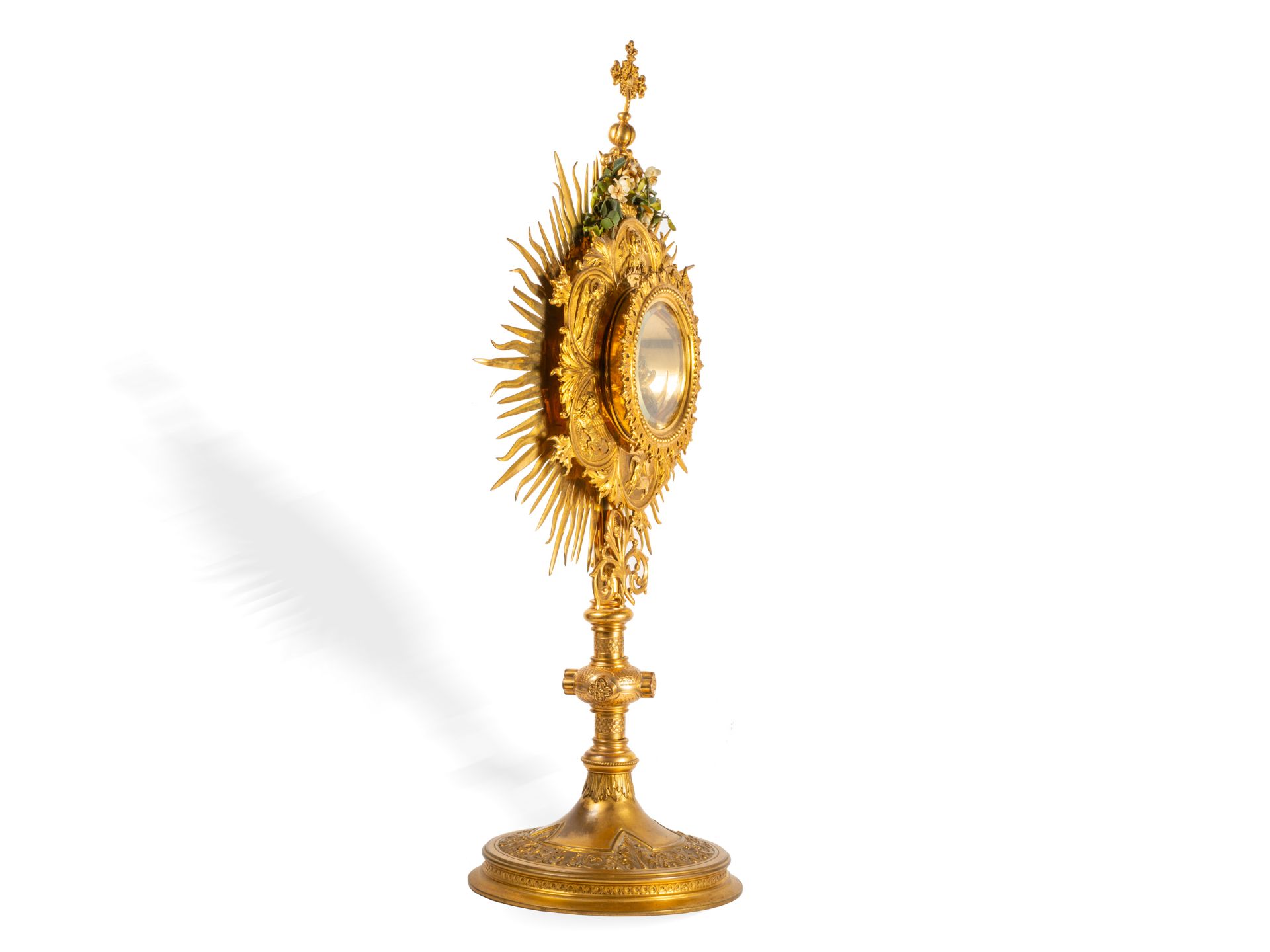 Monstrance, 19th century, Cast brass or bronze, handmolded and engraved - Image 3 of 7