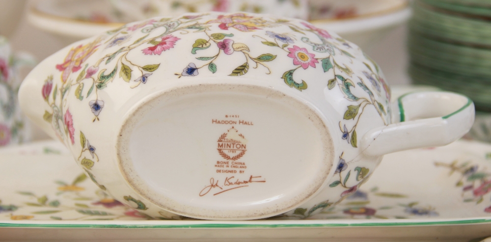 A Minton Haddon Hall part dinner service, mid-20th century, comprising sixteen dinner plates, 27.3cm - Image 4 of 5
