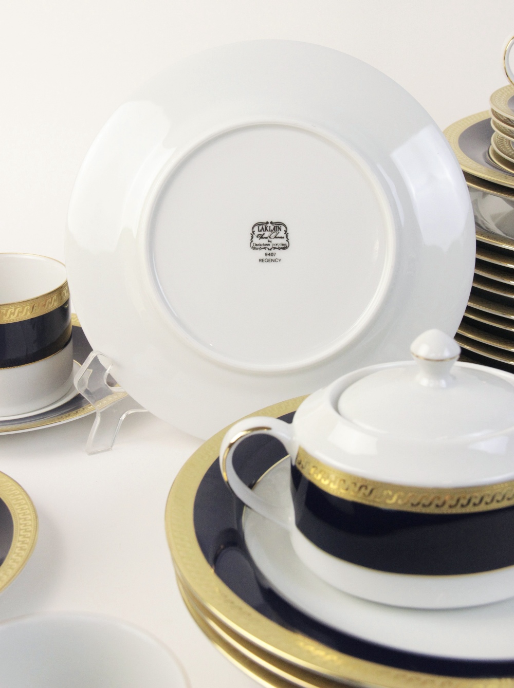 A Laklain porcelain part dinner service in the 'Regency' pattern, comprising: twelve soup plates, - Image 6 of 7
