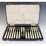 A cased set of George VI silver bladed fruit knives and forks, John Sanderson & Son Ltd, Sheffield