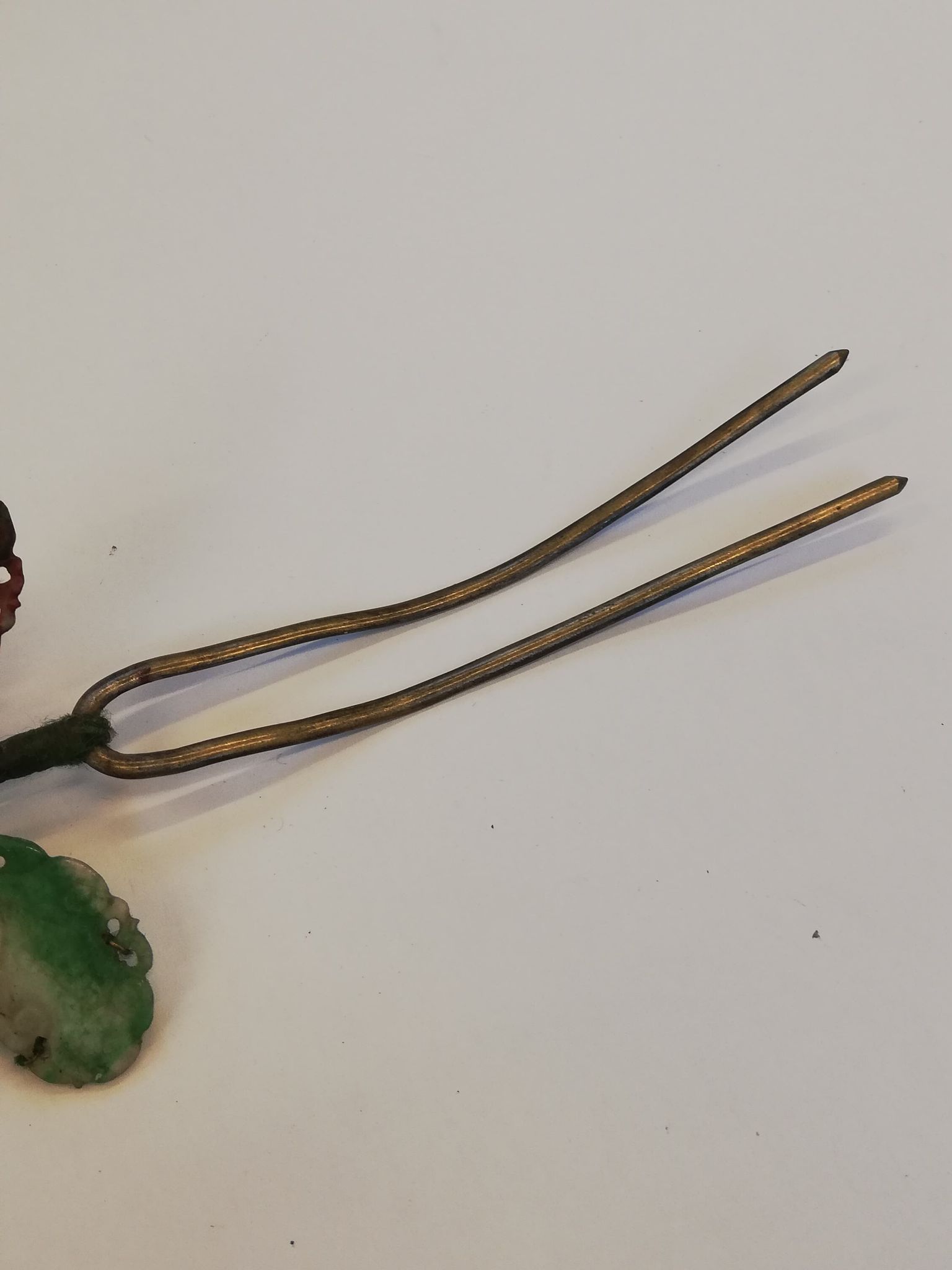 A selection of stick pins and accessories, to include a carved hardstone cameo stick pin, - Image 14 of 30