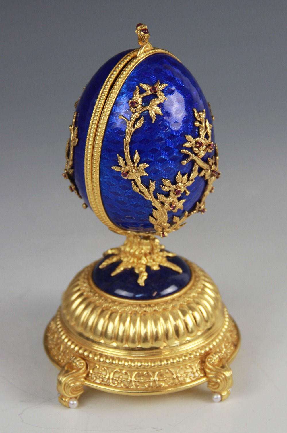 A Limited Edition musical 'Faberge Firebird Egg' by Franklin Mint, the silver gilt egg with blue - Image 5 of 12