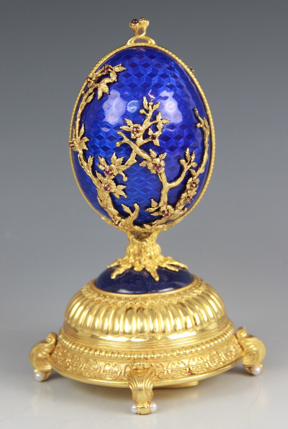 A Limited Edition musical 'Faberge Firebird Egg' by Franklin Mint, the silver gilt egg with blue - Image 6 of 12