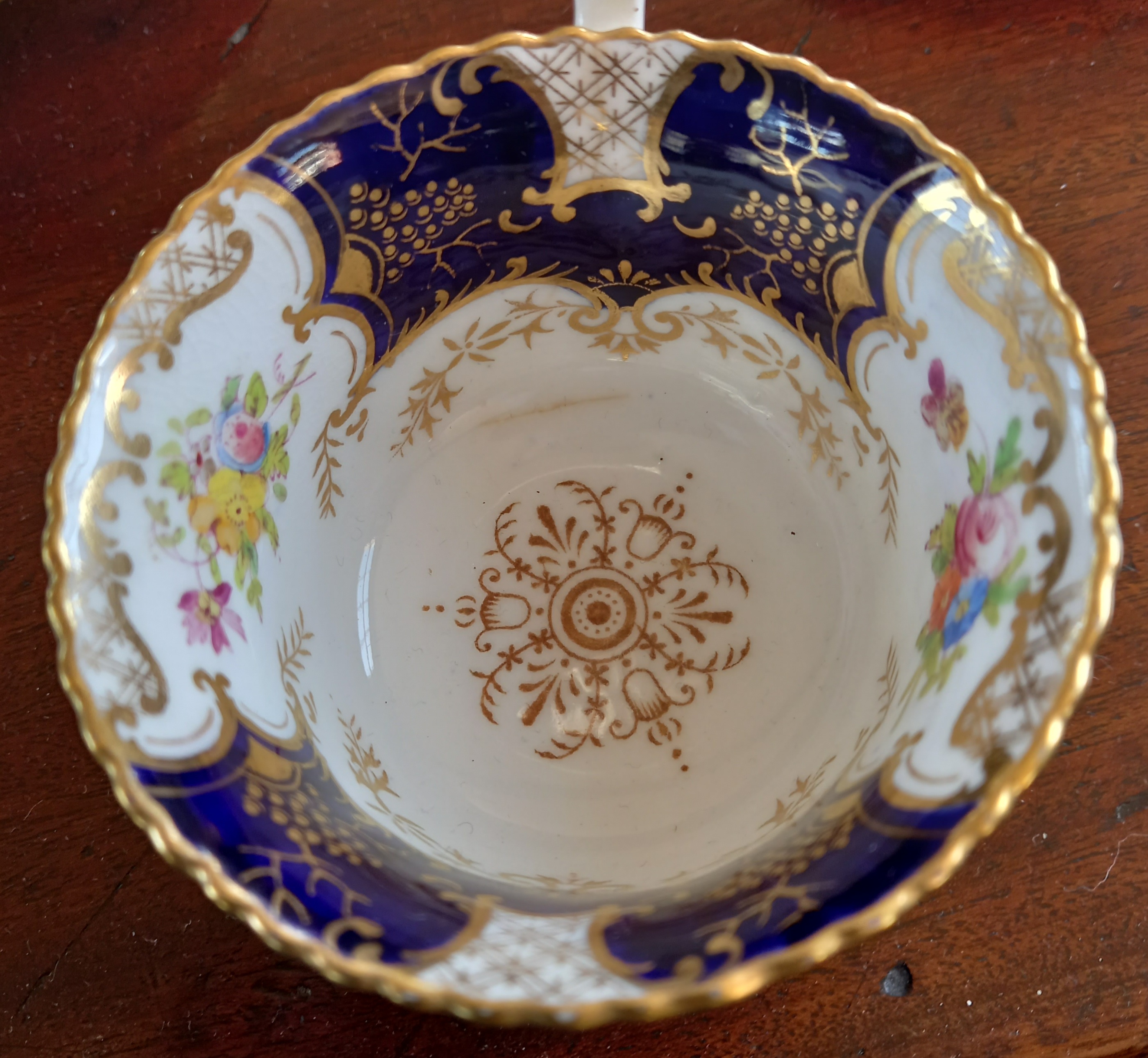 A Coalport blue batwing part coffee service, comprising eleven coffee cups and twelve saucers, - Image 9 of 10