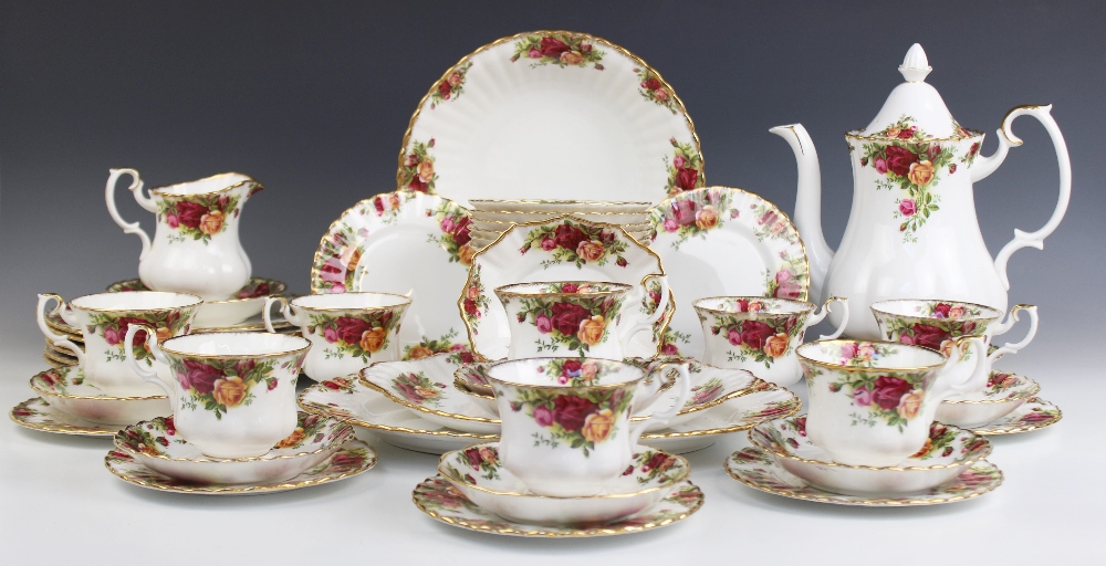 A Royal Albert part coffee service in the Old Country Roses pattern, comprising: a coffee pot and - Image 2 of 5