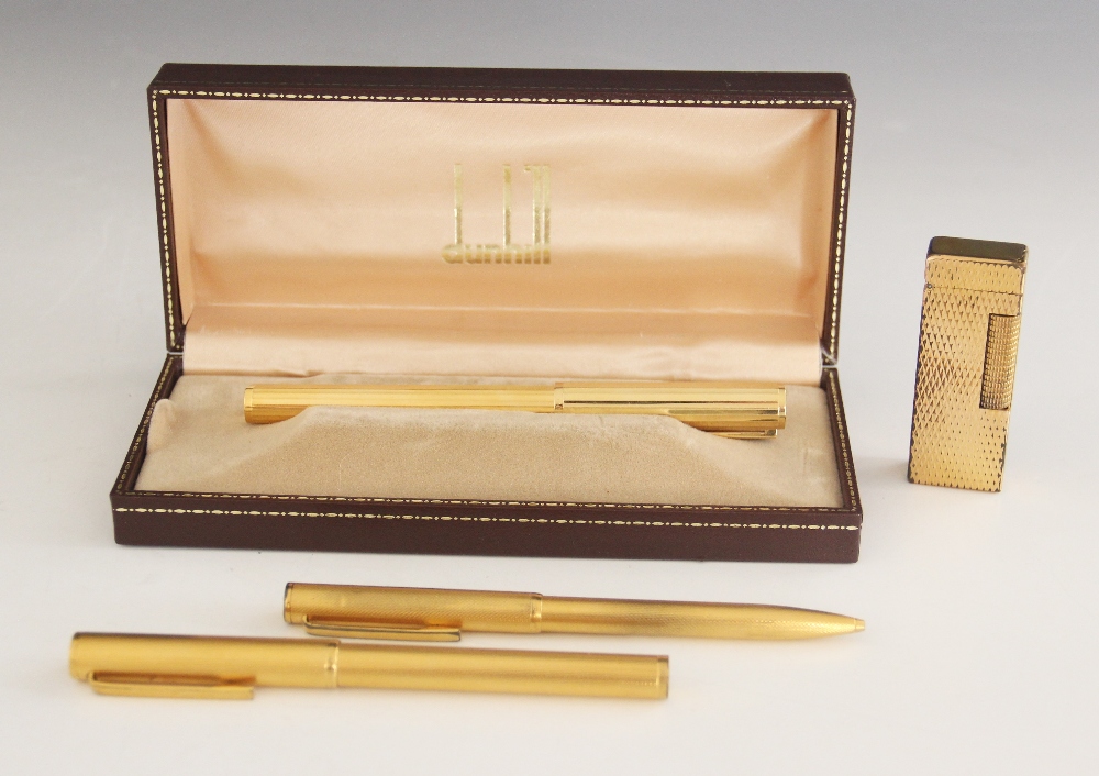 A Dunhill fountain pen with 18ct gold nib, 13.5cm long, complete in box, together with a further - Image 2 of 2