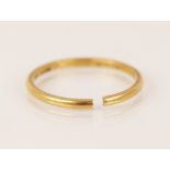 A George V 22ct gold wedding band, marks for 'ACCo' (possibly The Albion Chain Company),
