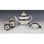 A Chamberlains Worcester teapot, cover and stand, late 18th century/early 19th century, each piece