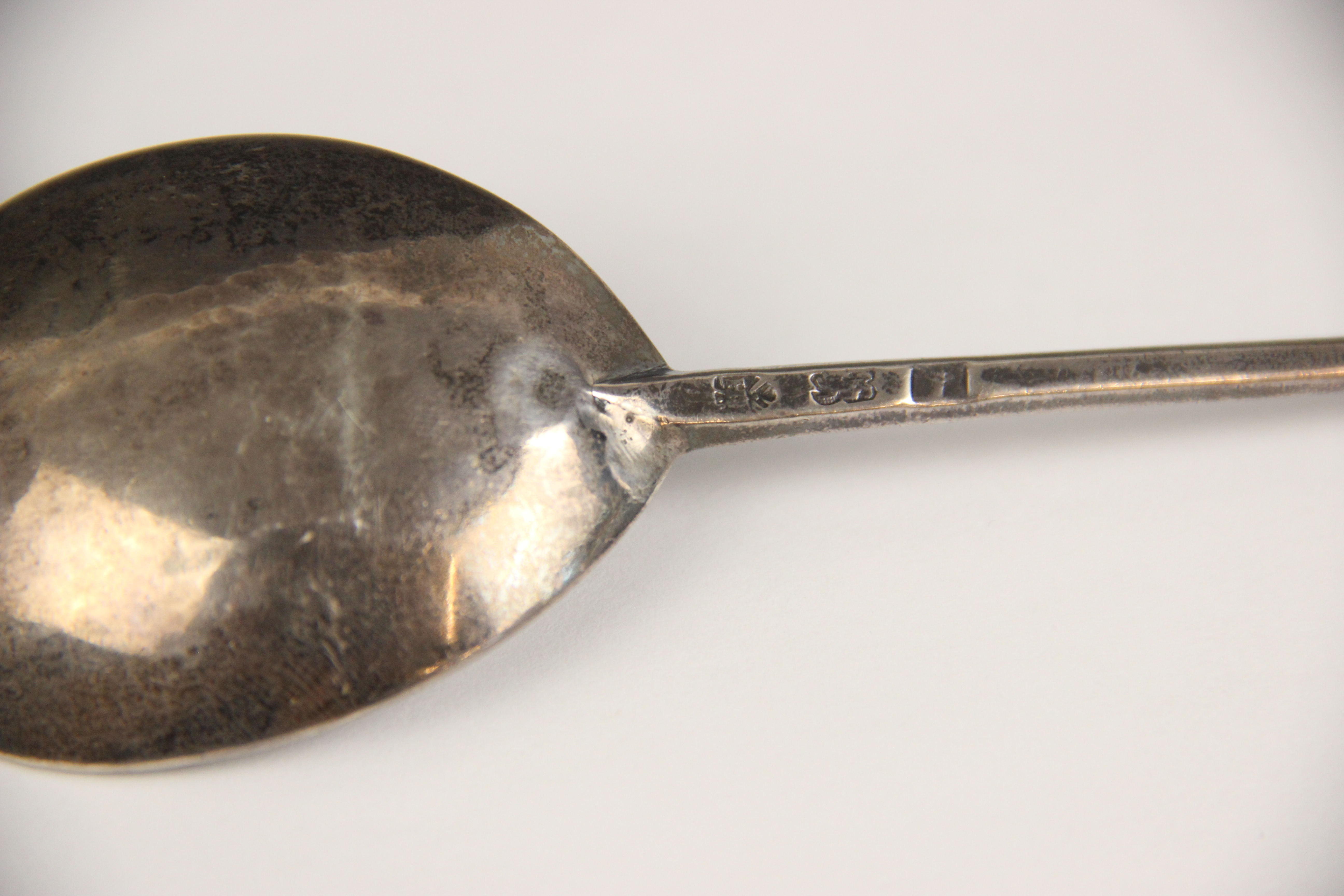 A Charles I silver seal-top spoon, Edward Hole, London 1636, the fig-shaped bowl set to a faceted - Bild 26 aus 26