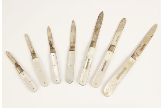 A Victorian silver and mother of pearl fruit knife, Henry Wilkinson & Co, Sheffield 1886, the mother