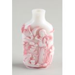 Chinese Peking glass snuff bottle, 7 cm.