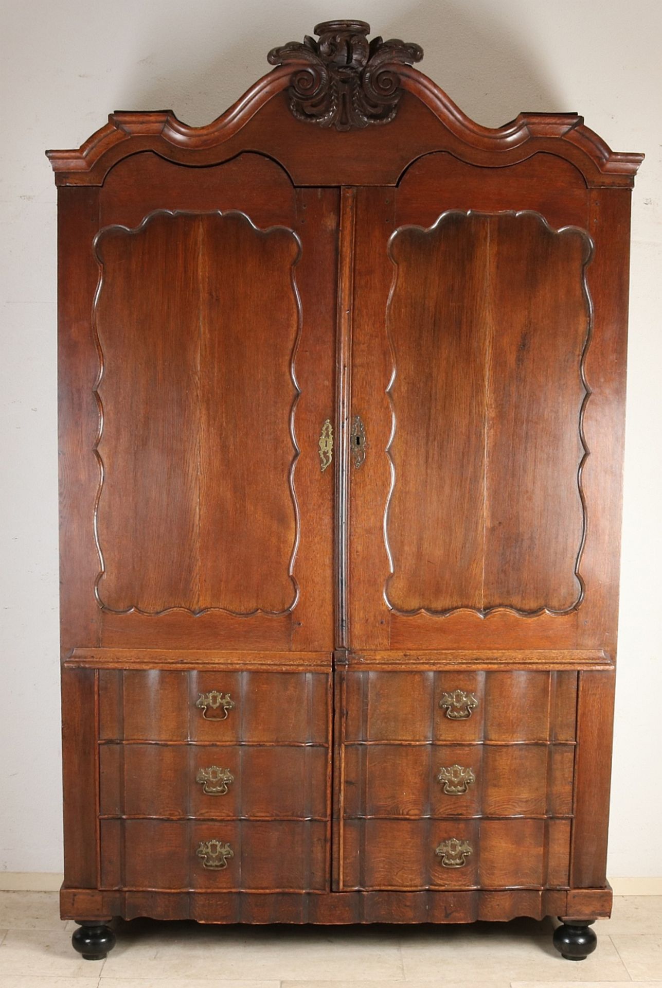 18th century oak linen cupboard