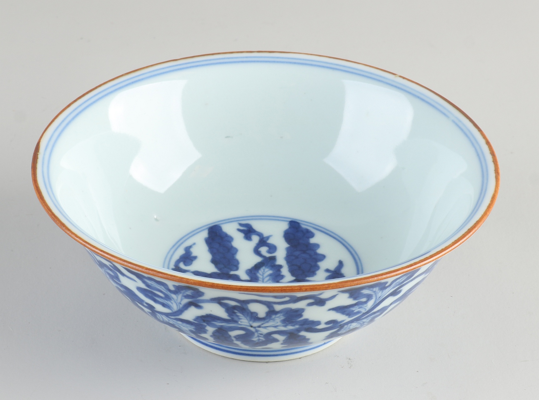 Chinese blue bowl Ø 16.8 cm.