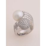White gold ring with diamond and pearl, Leader line