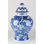 18th century Chinese lidded pot