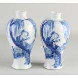 Set of Chinese vases, H 16.5 cm.