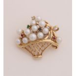 Gold brooch, flower basket with pearls