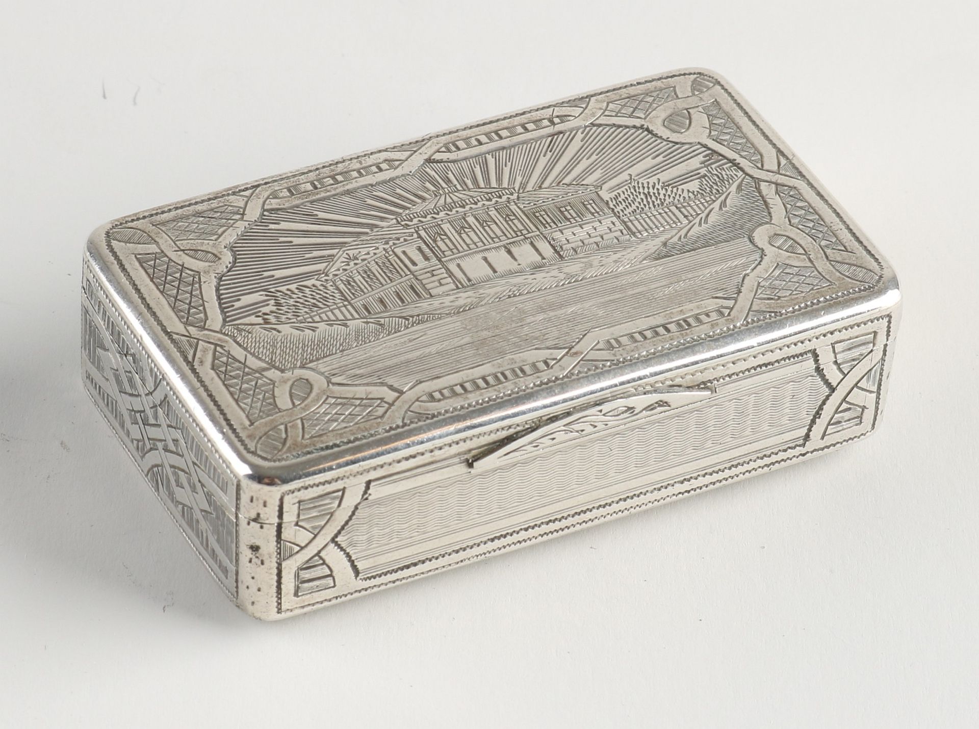 Silver snuff box (Russian)