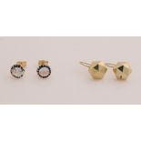 2 pairs of gold earrings