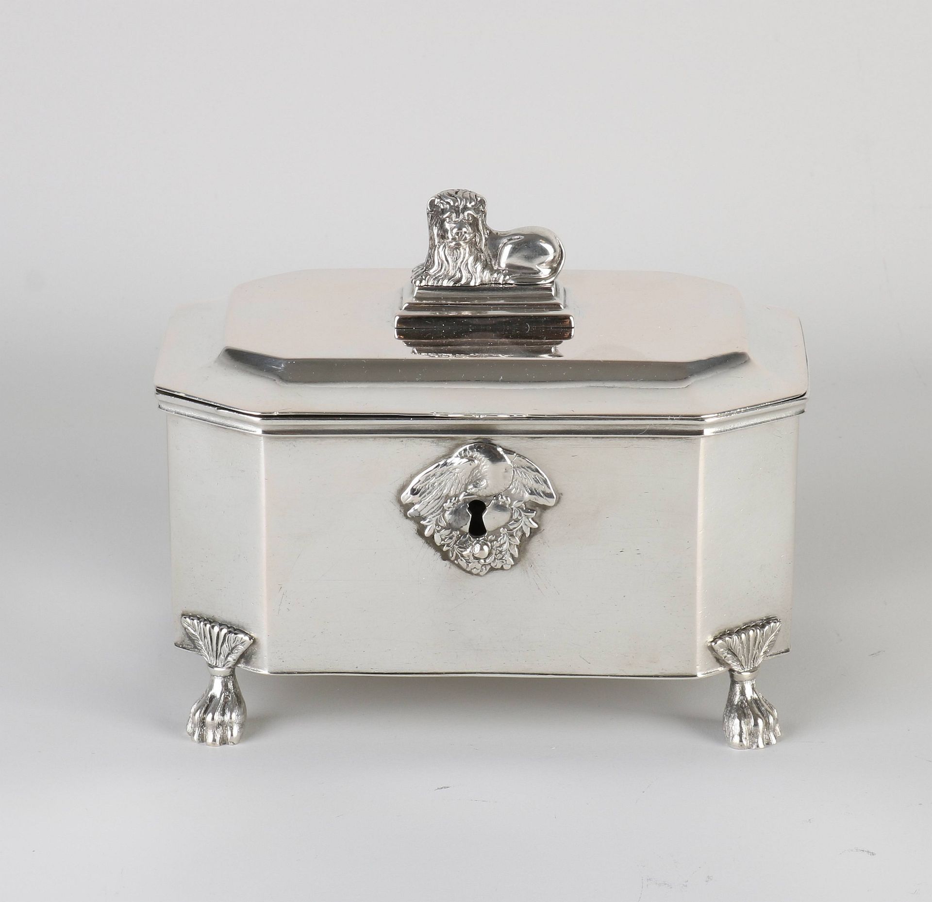 Silver lid box - Image 2 of 2