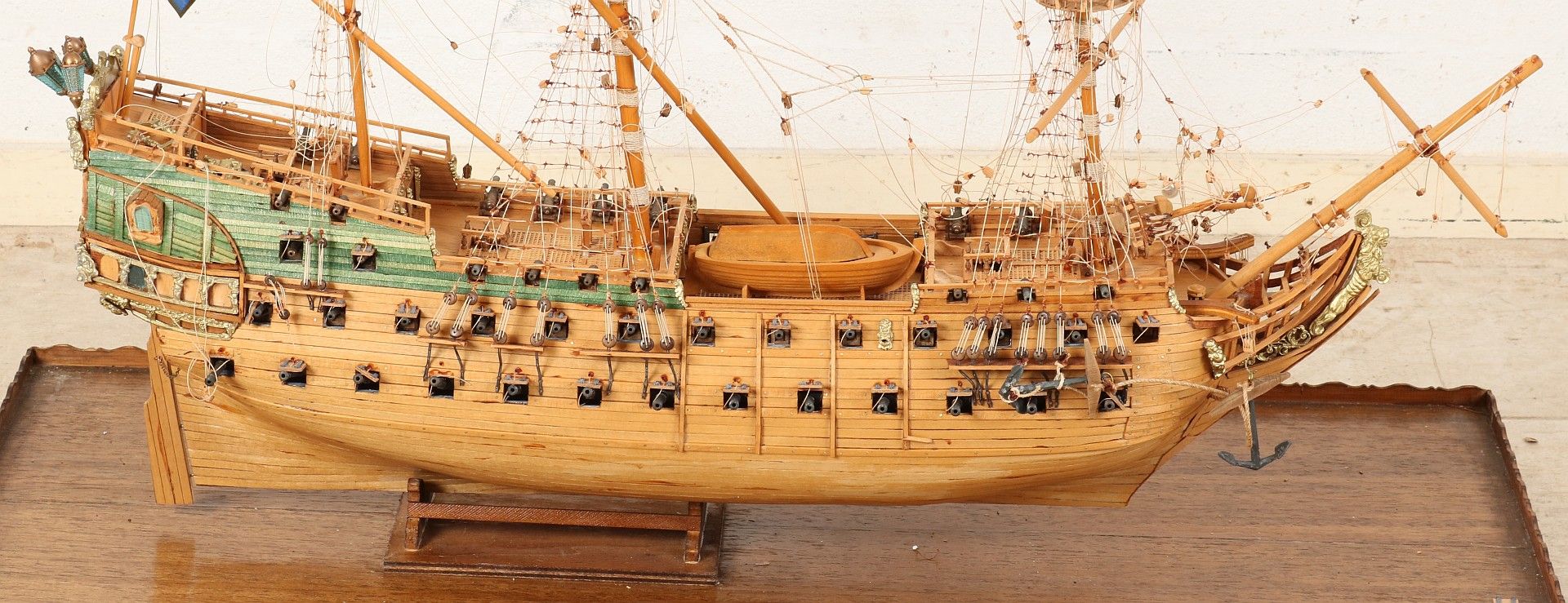 Model boat 'de Friesland' in glass display case - Bild 2 aus 2