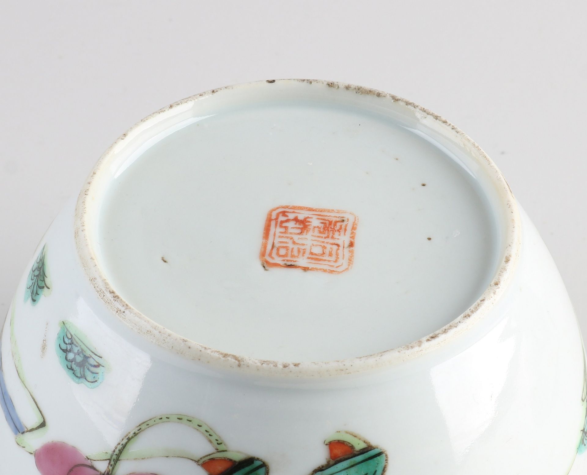 Chinese Family Rose lidded pot Ø 12 cm. - Bild 2 aus 2