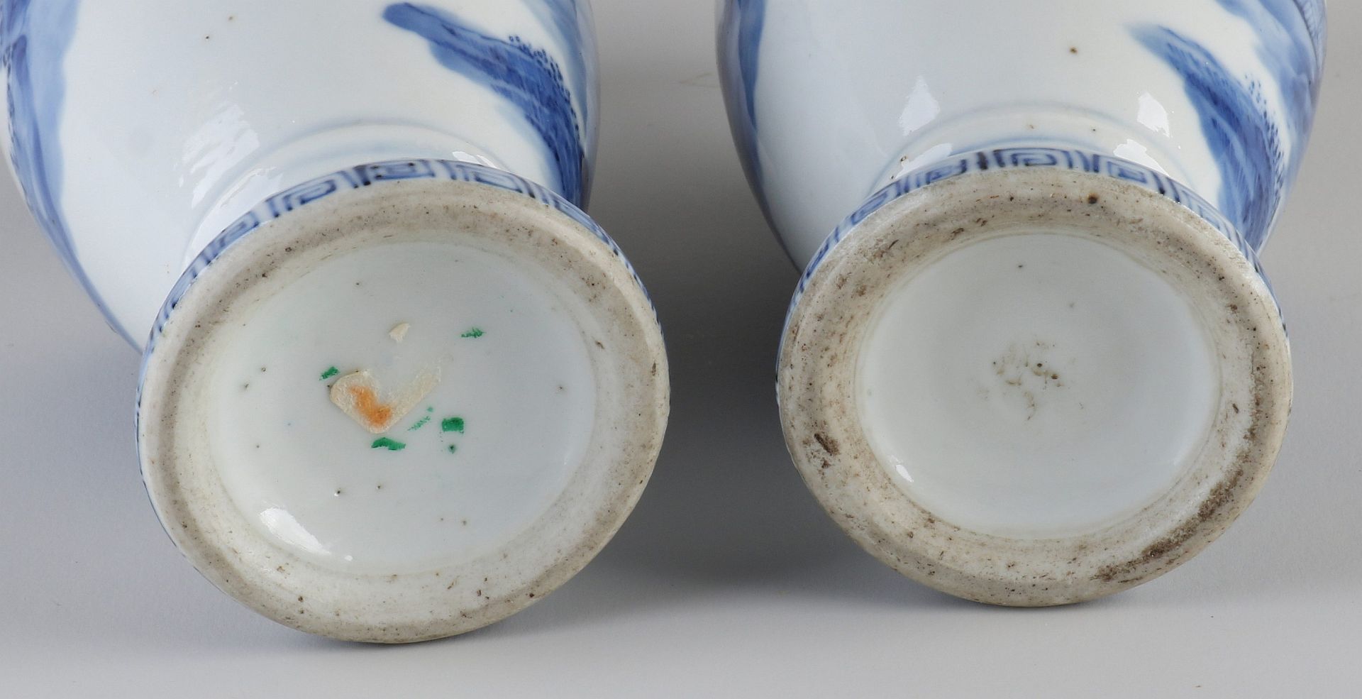 Two Chinese vases, H 16 cm. - Image 3 of 3